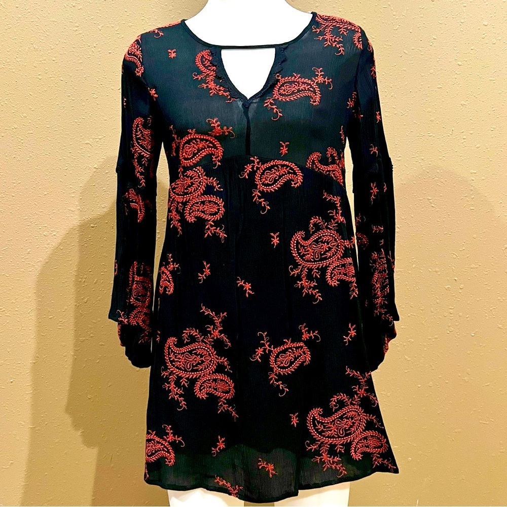 Way In Clothing Co black boho dress with a red paisley design. Size M 30” long